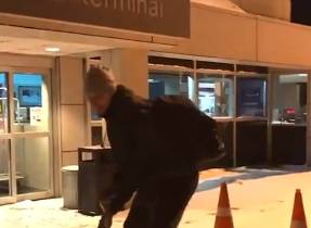 下雪啦！约基奇另类欢迎队友回家