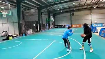 这个蒙眼单挑什么水平？