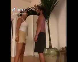太好玩了！梅尔滕斯和妻子跳的什么舞？
