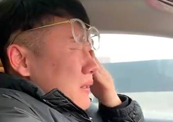心碎！去年今天 无数喜欢科比的男孩落泪了