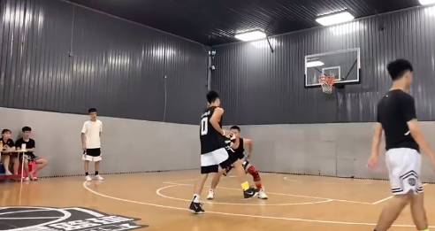 这就是传说中的铁肘开路？