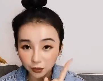 张曼源爆料：富尔茨在76人想吃炸鸡 马上就有一桌炸鸡奉上