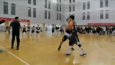 他能不能拿最佳防守球员奖？