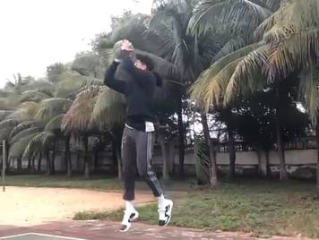 如何？黑子篮球之空接三分
