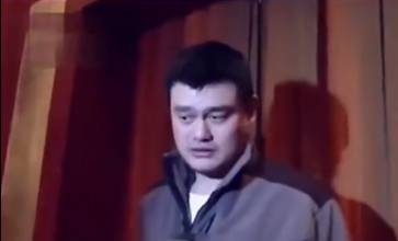 老是被记者问同类型问题 姚明曾经差点儿被记者给逼哭