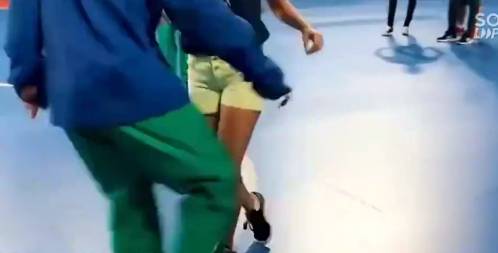 如何？美女街足世界冠军PK博格巴