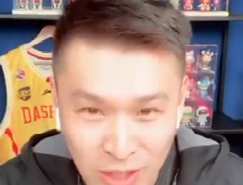霍楠：之前评论周琦被媒体断章取义了哈 现在评球不评人