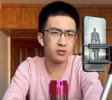 铁林和乌布雷谁更铁？这小伙分析的有没徐静雨的样子？