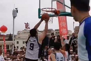 320斤灵活的胖子，在野球场简直无敌的存在！