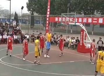 这就是所谓的身高碾压吧