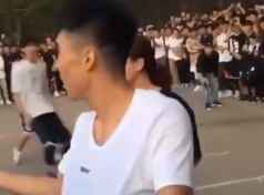 男人不坏女人不爱 小伙子这么打球容易单身