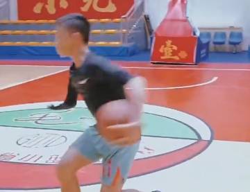 厉害了！独臂少年张家城模仿尼克杨名场面
