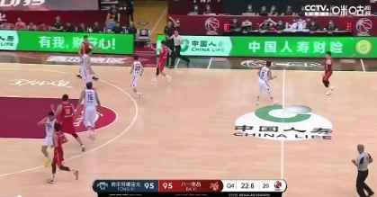 八一太惨了15连败！最后4秒丢板被李泓澎反击上篮绝杀！