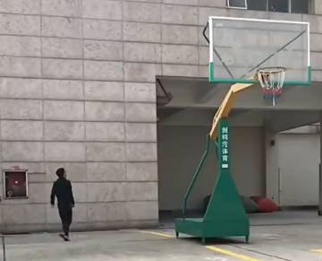 用了几块充电宝？感受下这一牛掰进球