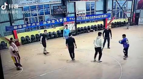 哟呵！小朋友这球什么水平？