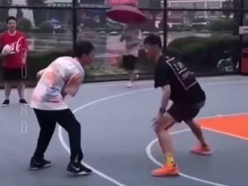这就是所谓的%高手过招招招致命吗？